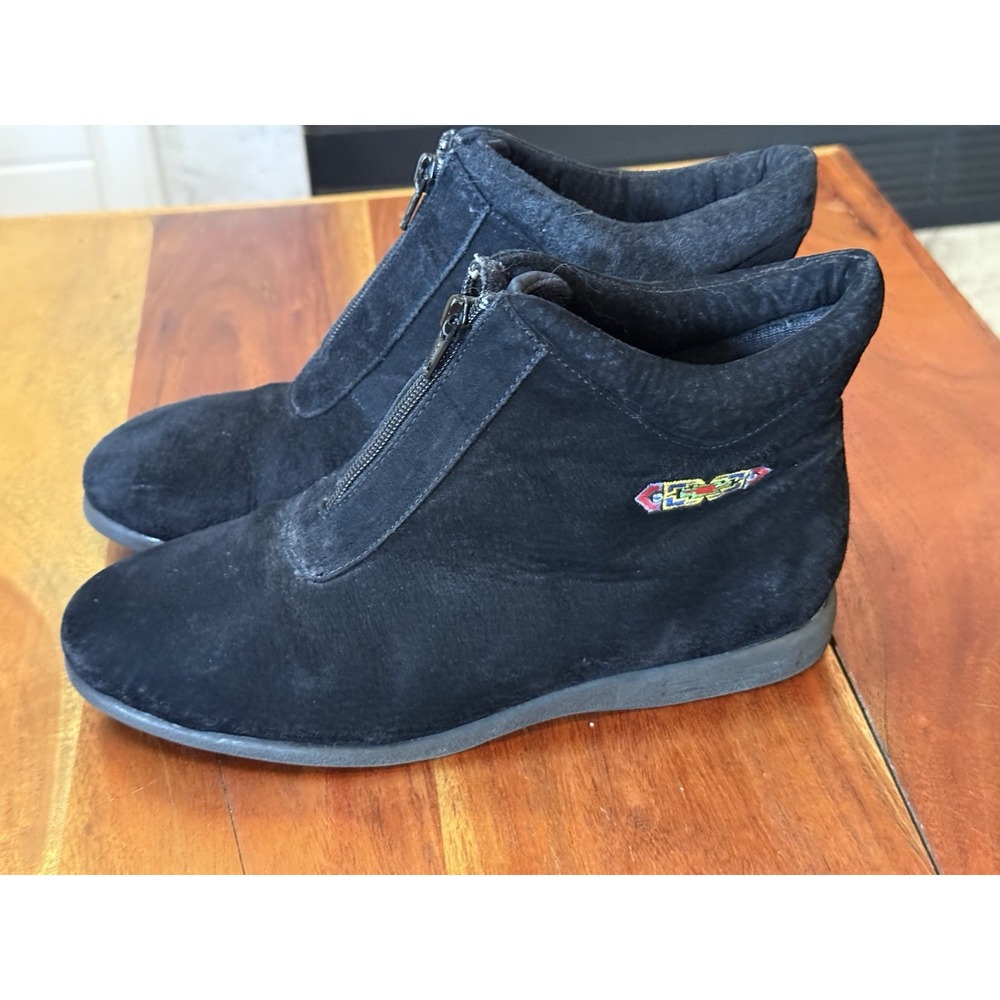 Beacon Ankle Boots Women 7.5 W Black Suede Leather Flat Anti Shock Zip Bootie